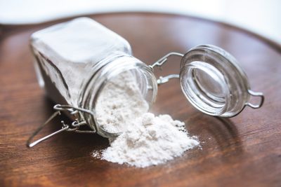 TDAH: A Importância da Creatina e do Glutamato no Cérebro 2 flour table glass jar