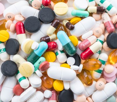TDAH e Bupropiona: Uma Alternativa Eficaz no Tratamento? Descobrindo o Que a Ciência Revela 5 packings pills capsules medicines