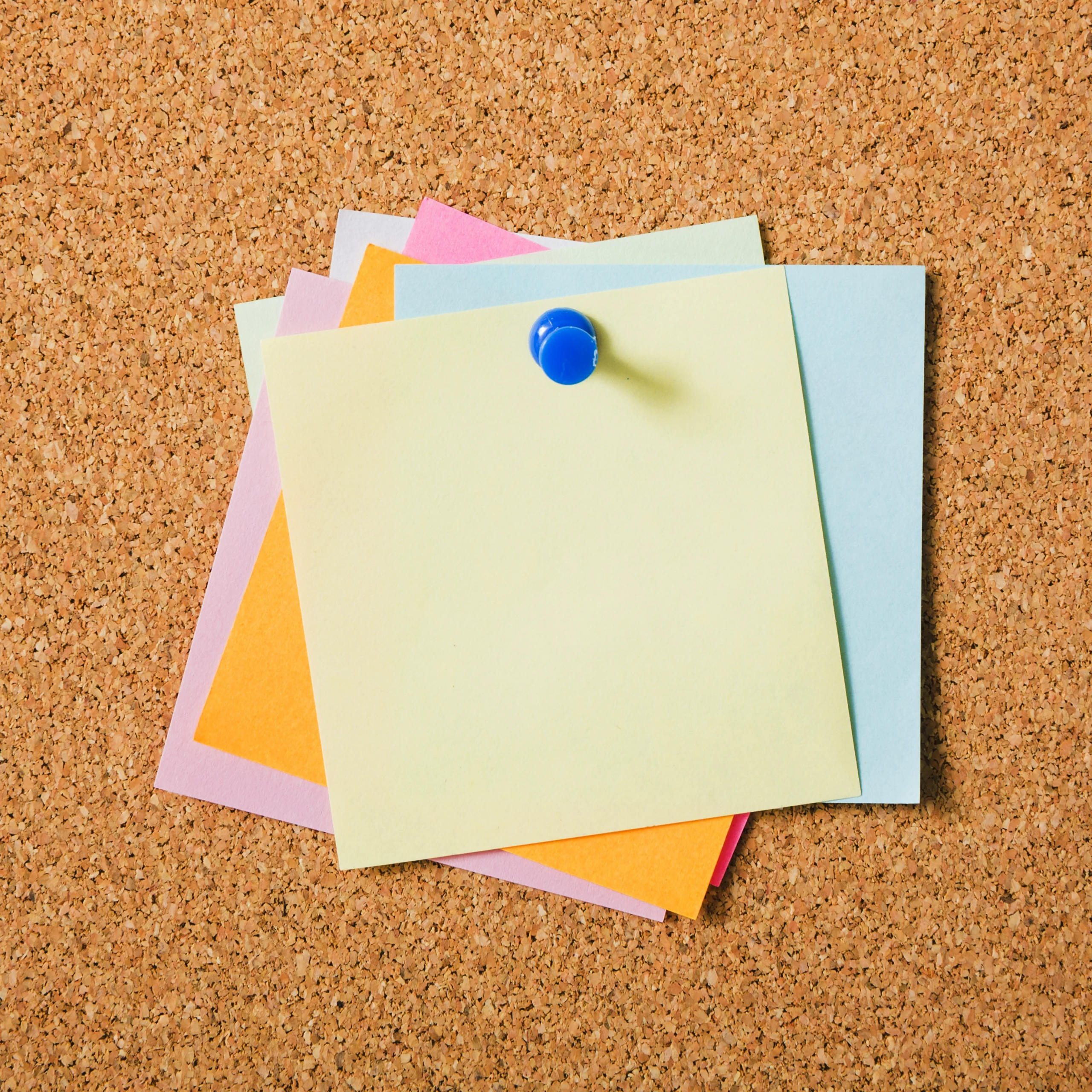 5 Mitos e Verdades sobre o Burnout em Mulheres com TDAH 1 various colors sticky post notes with pushpin cork board scaled